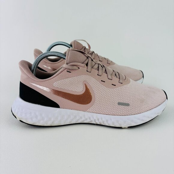 Nike Women's Size 11 Revolution 5 Running Shoe, Barely Rose Pink BQ3207-600 - Picture 4 of 13